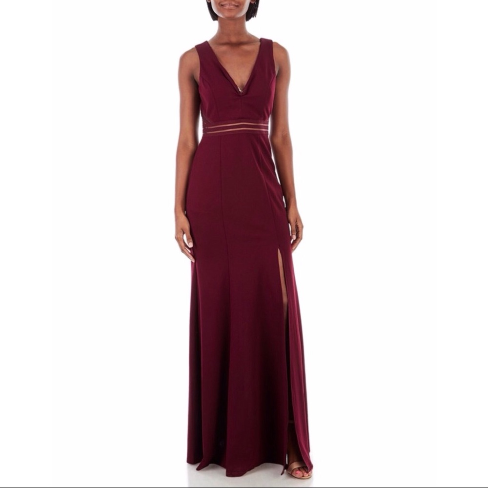 NWT Size 3 Deep V Mesh Inset Gown. msg b4 buying